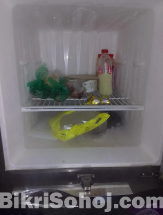 Walton 316 ltr non frost fridge